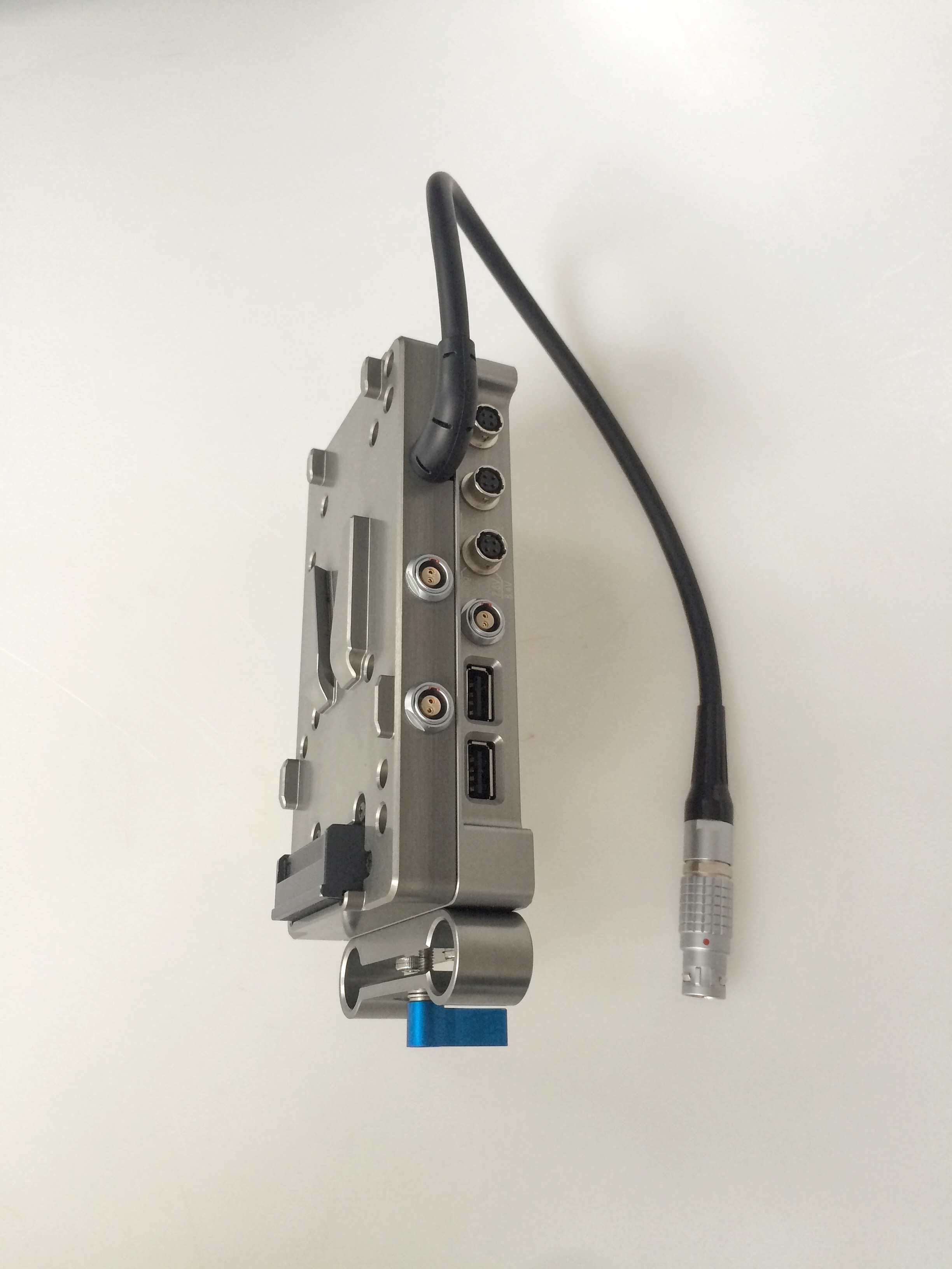 k2.0008982  bebob v-mount power splitting box